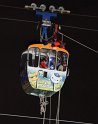 Einsatz BF Hoehenretter Koelner Seilbahn Hoehe Zoobruecke P2473